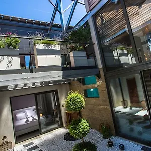 Be Loft Pool & Bed & Breakfast