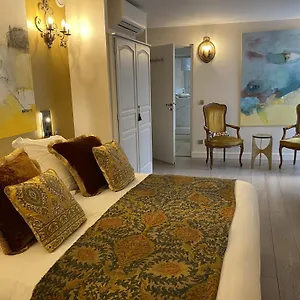 La Maison Des Augustins 4 Stars Et Fitness Bed & Breakfast